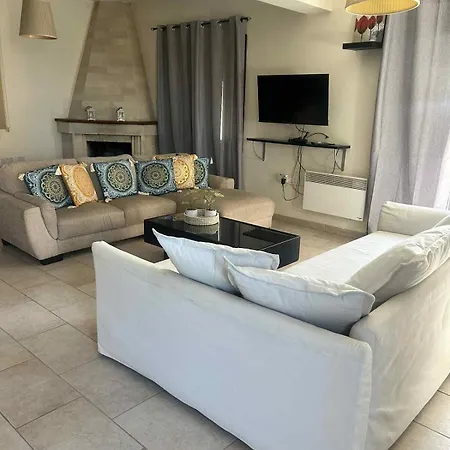 Villa Stunning Traditional Stone -