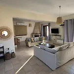 Villa Stunning Traditional Stone - Kallepia