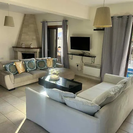 Stunning Traditional Stone - Villa Kallepia
