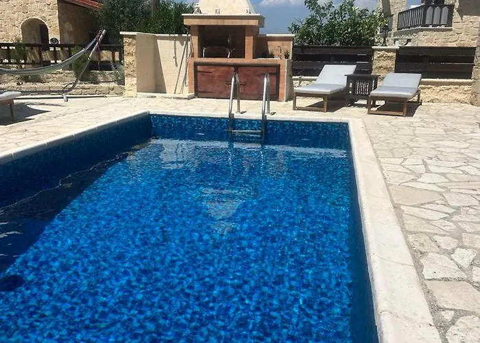 Villa Stunning Traditional Stone -