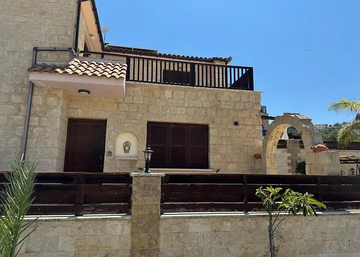 Villa Stunning Traditional Stone -