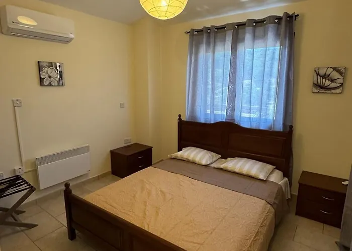 Stunning Traditional Stone - *