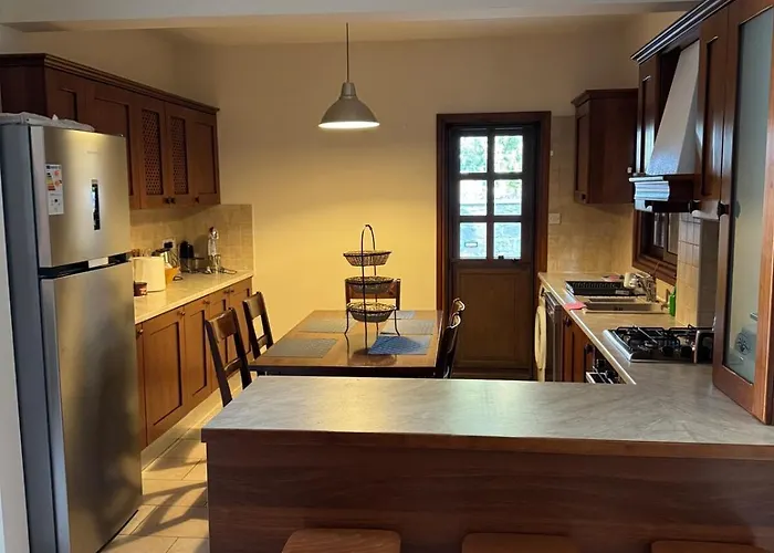 Stunning Traditional Stone - * Kallepia